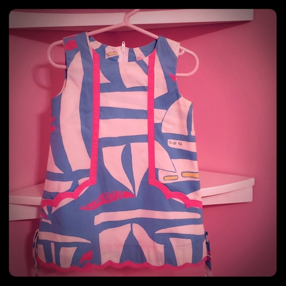 Lilly Pulitzer dress with scalloped pockets & hem